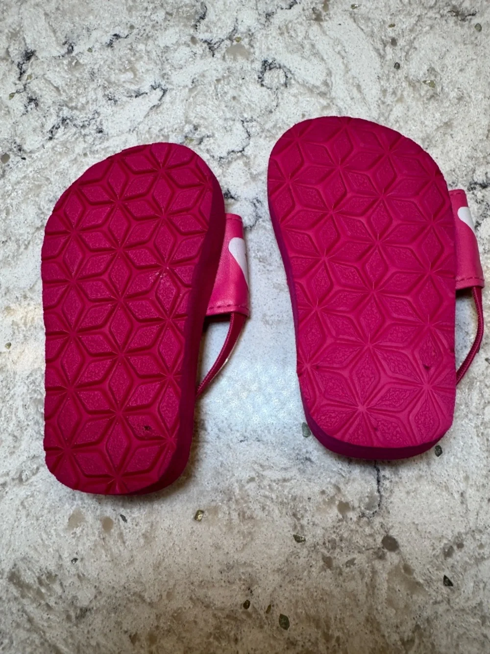 Fila slides kids sleek slide ST sandals with strap and logo on front 9-12 MONTHS